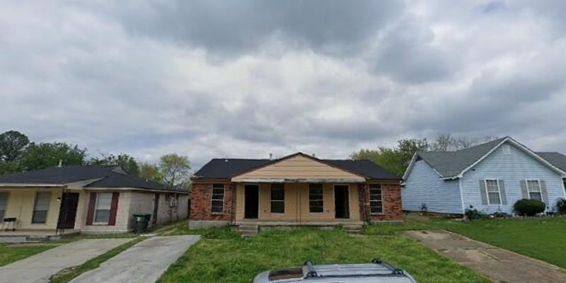 Memphis Multiplex: 3414 Pine Ridge Ln