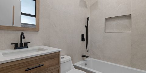 3rdFL_Bath.jpeg