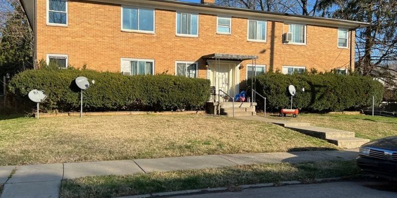 Dayton Apartment: 2616 Newport Ave