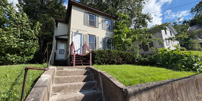 Syracuse Apartment: 322 Shuart Ave
