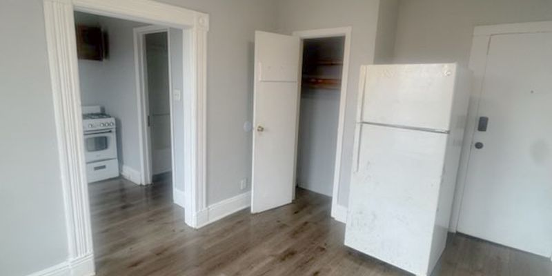 Hartford House: 1335 Main St