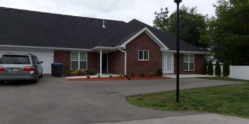 Louisville House: 7635 Eagle Landing Way