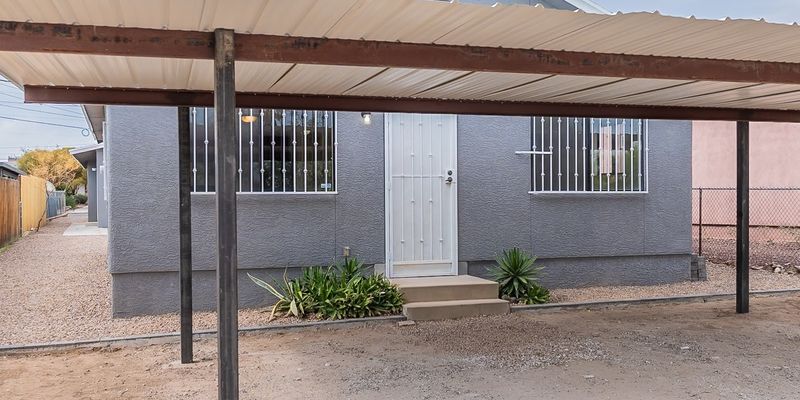 Tucson House: 1231 E Lee St