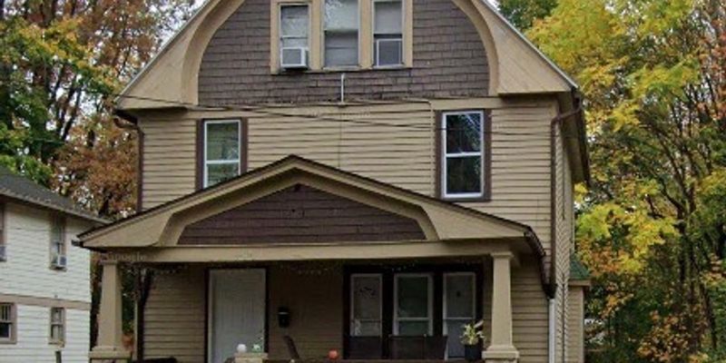 Kent House: 214 Sherman St