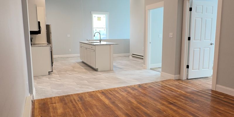 Dubuque Apartment: 1602 Central Ave