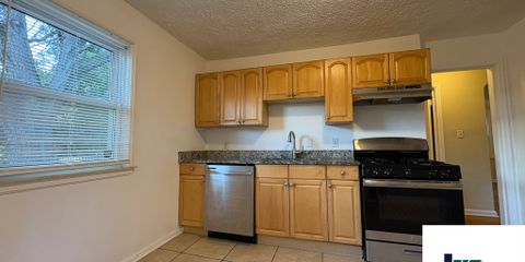 11. Kitchen.jpg