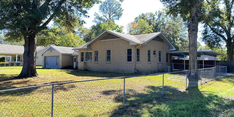 West Monroe House: 1017 Audubon Ave