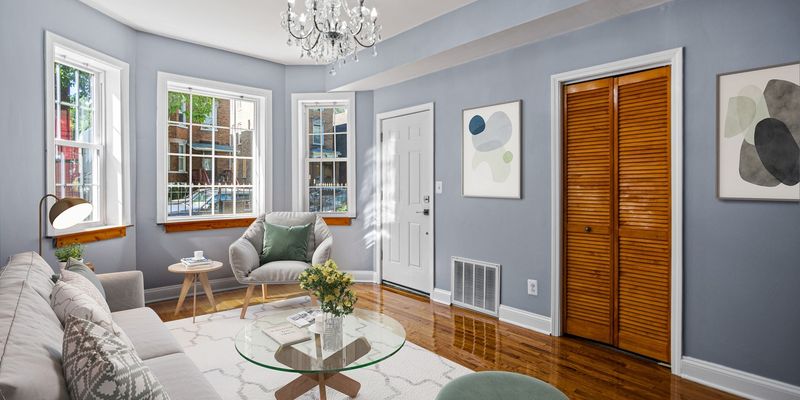 Chicago Apartment: 2423 S Hamlin Ave