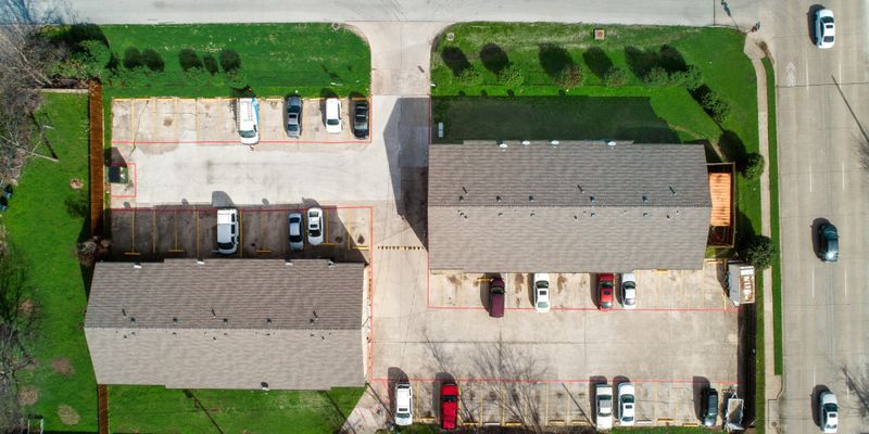 Arlington Apartment: 108 E Cedar St