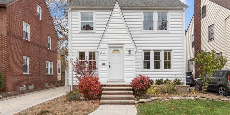 Cleveland House: 3613 Cummings Rd