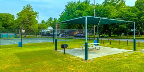 nueces-park.jpg