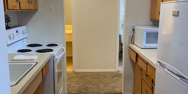 Seattle Apartment: 4731 12th Ave NE