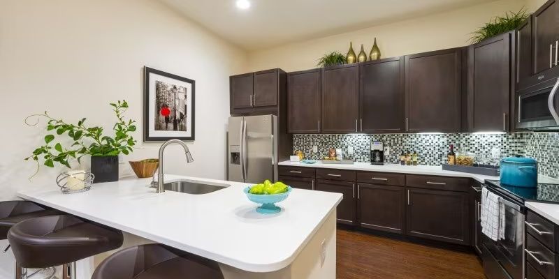 Houston Apartment: 14401 Mackilsee Ln