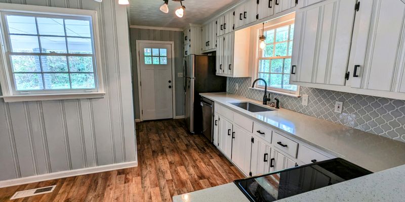 Snellville House: 2035 Killian Hill Rd SW
