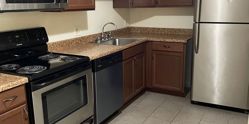 Syracuse Apartment: 111 Essex St