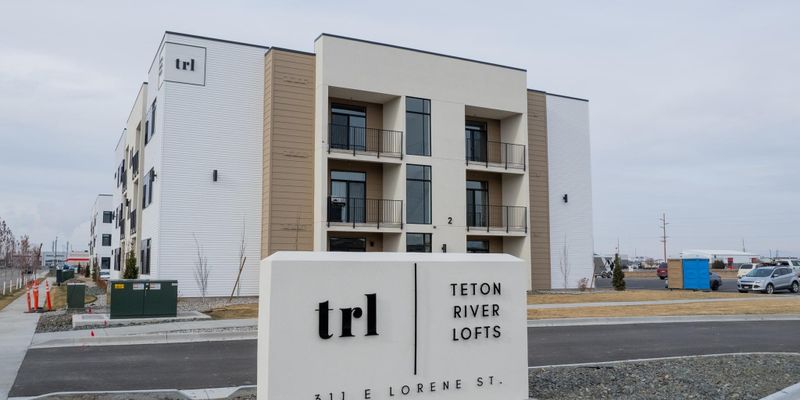 Rexburg House: 311 E Lorene St Apt 2208