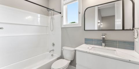 Unit D Bath.jpg