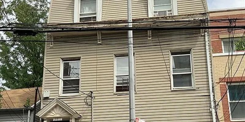 The Bronx House: 371 E 159th St