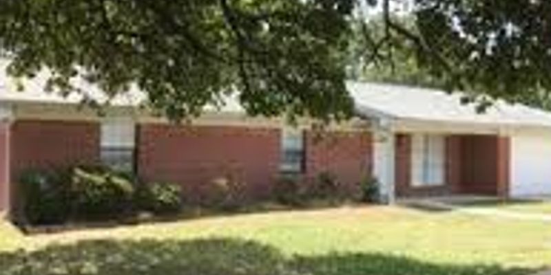 Longview House: 3111 Gilmer Rd