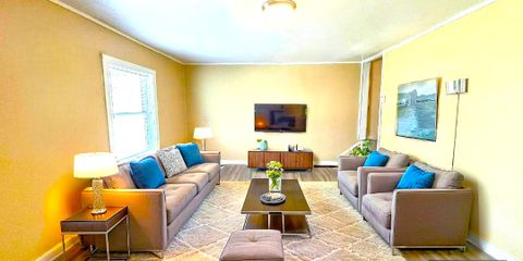 1d023c2928a3f9862b02e8d11788c6b5-uncropped_scaled_within_1536_1152 - Living Room - Modern - 15 (1).jpg