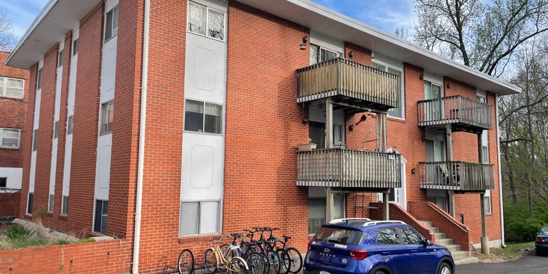 Columbia Apartment: 100 E Stewart Rd