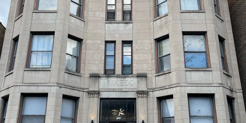 Chicago Apartment: 730 W Cornelia Ave