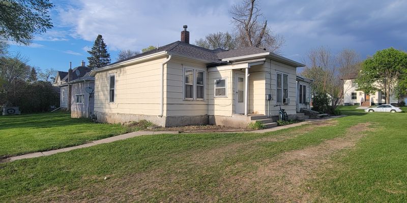 Brookings Apartment: 617 7th Ave