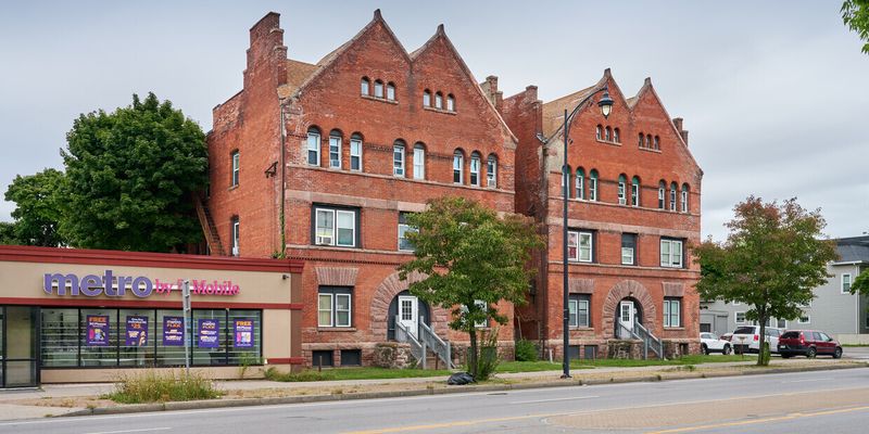 Rochester Apartment: 514 Lake Ave