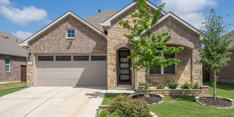 Leander House: 2113 Gabriels Horn Rd