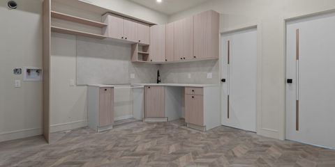 1FL_kitchen.jpeg