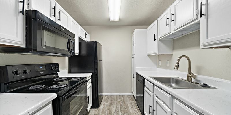 Houston Apartment: 17200 N Gessner Rd