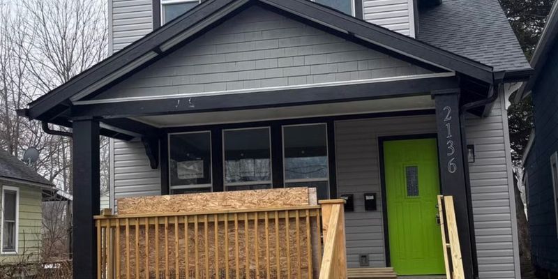 Fort Wayne Apartment: 2136 Miner St