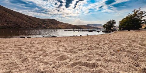 Black Canyon sandy beach.png