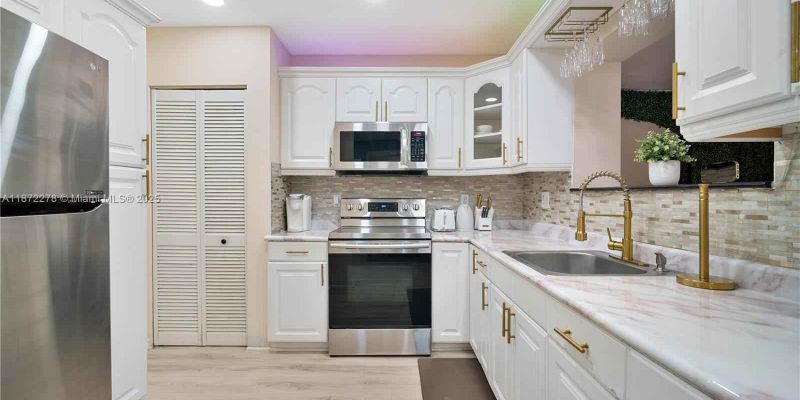 Miami House: 951 NW 148th St