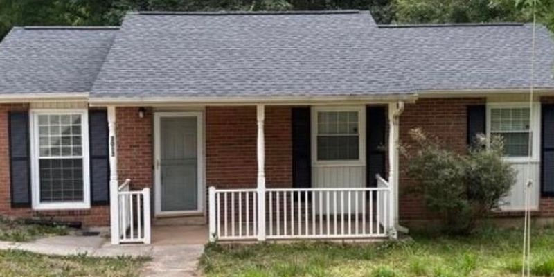 Durham House: 3013 Wedgedale Ave
