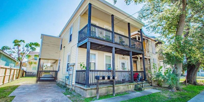 Galveston Apartment: 2823 Avenue K