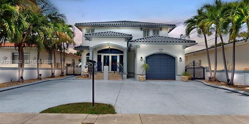 Miami Beach House: 1131 Stillwater Dr