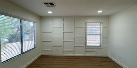 Living room pic 4.jpg