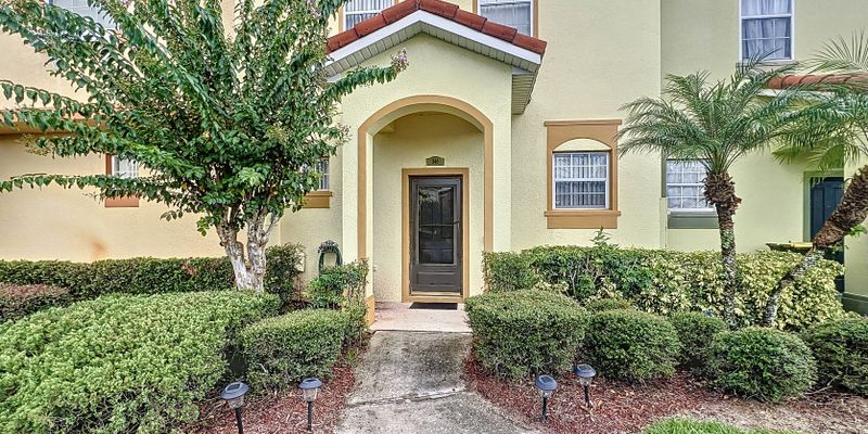 Davenport Townhome: 346 Monroe Cir