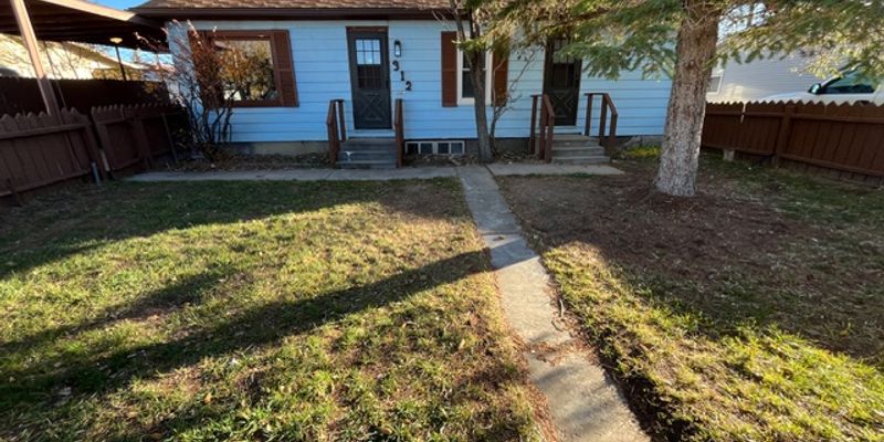 Rawlins House: 312 E Water St