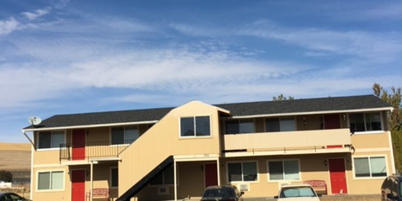 Waitsburg Apartment: 731 Preston Avenue