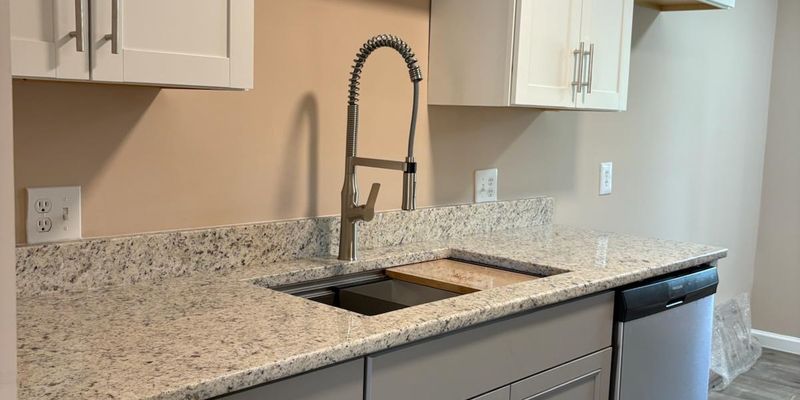 Raleigh House: 5902 Shady Grove Cir