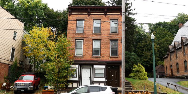 Troy Apartment: 539 Congress St