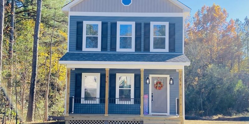 Alberta House: 326 2nd Ave