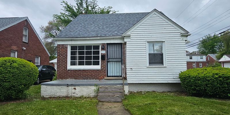 Detroit House: 19633 Barlow St