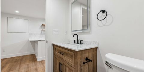 11-web-or-mls-669 E. 8th ave -11.jpg