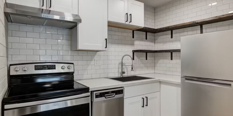 Phoenix Townhome: 1606 E Catalina Dr