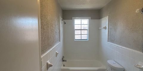 Full Bath.jpg