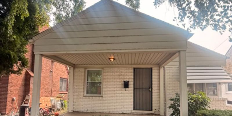 Detroit House: 12410 Duchess St