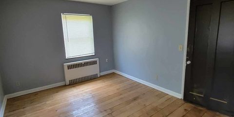 BEDROOM1.JPG